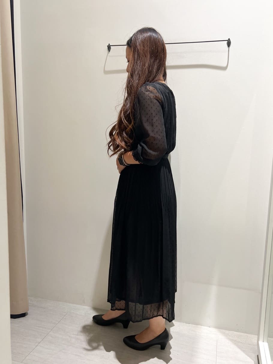 sachiさんの「grove｜【ふわっと心地よい足入れ】やわここち(R)Vカットパンプス」を使ったコーディネート
