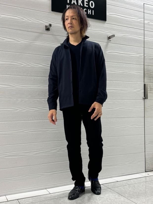 井出恭輔さんの「TAKEO KIKUCHI｜【Sサイズ～】ストレッチ デニム パンツ」を使ったコーディネート