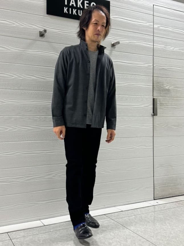 井出恭輔さんの「TAKEO KIKUCHI｜【Sサイズ～】ストレッチ デニム パンツ」を使ったコーディネート