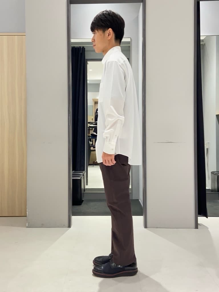わいずみさんの「TAKEO KIKUCHI｜【Made in JAPAN】播州織 ストレッチ パンツ」を使ったコーディネート
