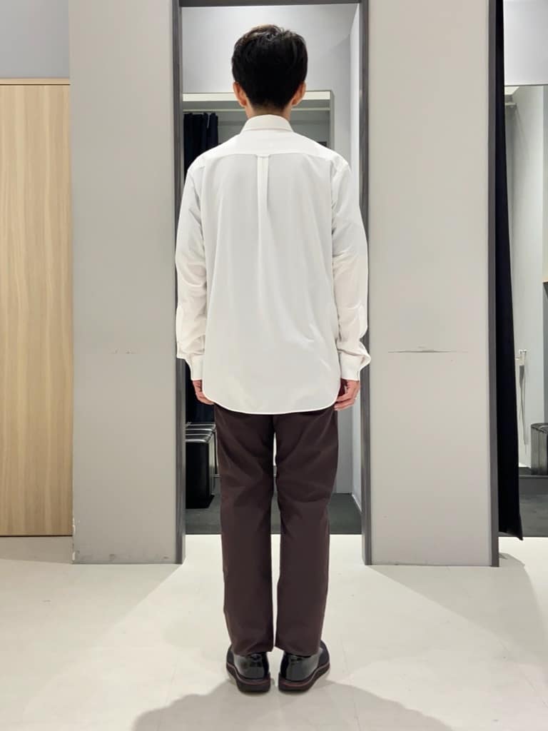 わいずみさんの「TAKEO KIKUCHI｜【Made in JAPAN】播州織 ストレッチ パンツ」を使ったコーディネート