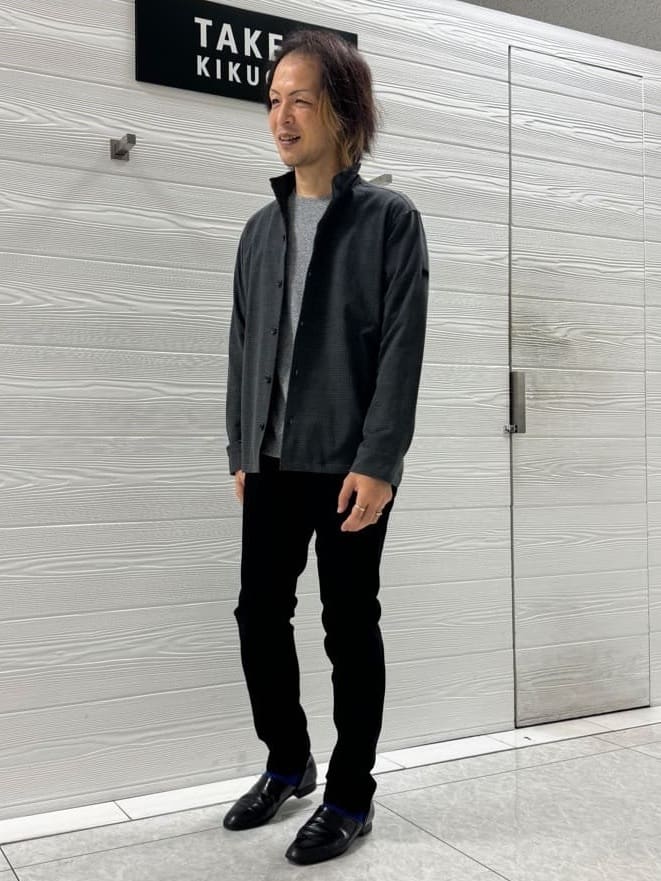 井出恭輔さんの「TAKEO KIKUCHI｜【Sサイズ～】ストレッチ デニム パンツ」を使ったコーディネート