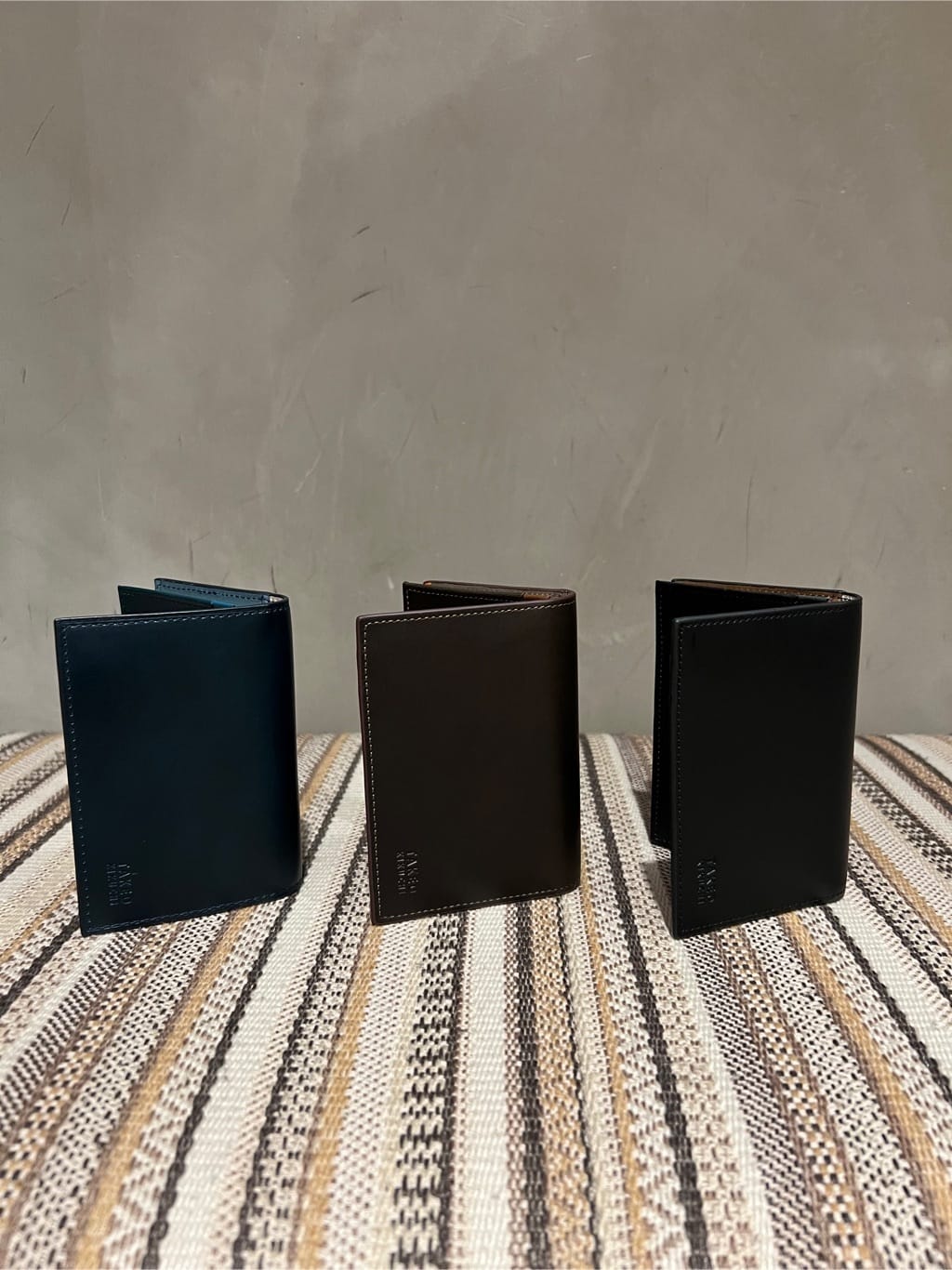 s___sさんの「TAKEO KIKUCHI｜アンティーク調レザー 名刺入れ」を使ったコーディネート