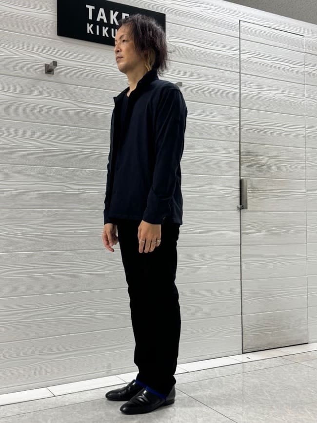 井出恭輔さんの「TAKEO KIKUCHI｜【Sサイズ～】ストレッチ デニム パンツ」を使ったコーディネート