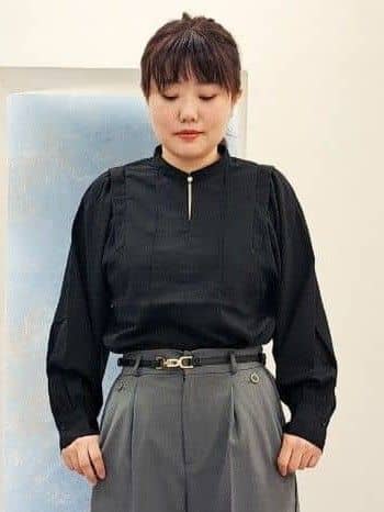 ふるさんの「grove｜【ふわっと心地よい足入れ】やわここち(R)Vカットパンプス」を使ったコーディネート