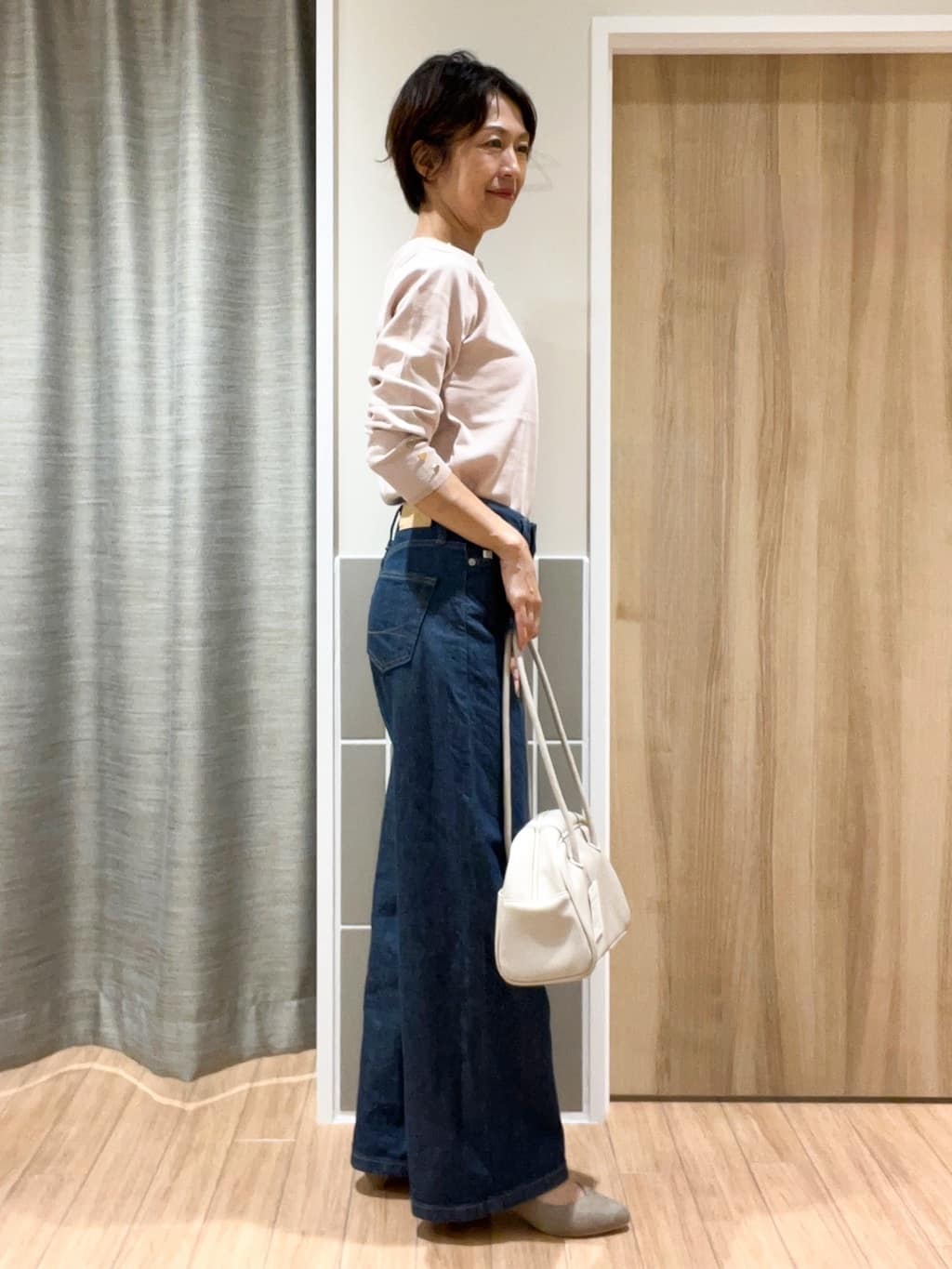 ヨッコさんの「grove｜【SOMETHING&times;grove別注】LISAWIDE DENIM PANTS」を使ったコーディネート