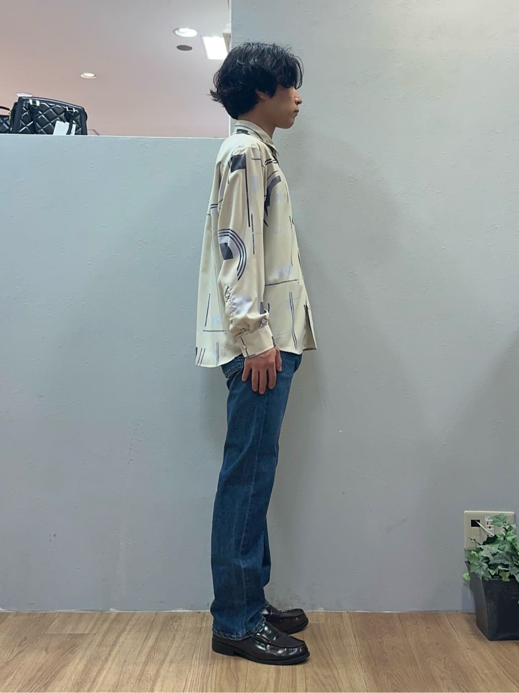 Uさんの「TAKEO KIKUCHI｜【モンスターストレッチ】日本製 ウォッシュド デニムパンツ」を使ったコーディネート