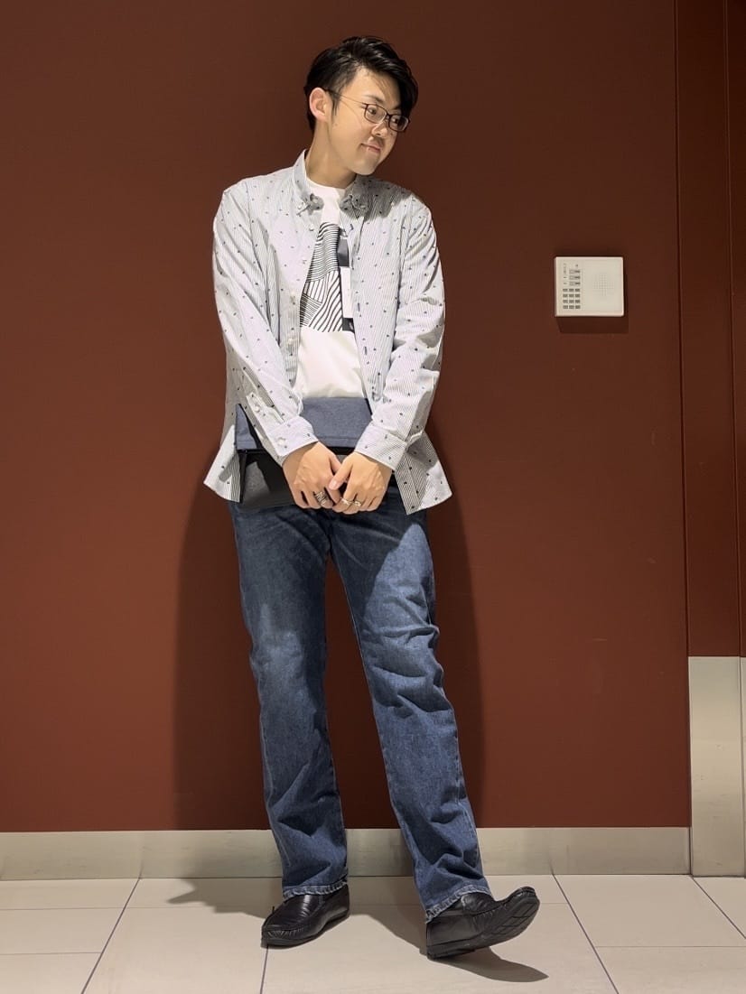 ジュンさんの「TAKEO KIKUCHI｜ハットモチーフ ジャカード ストライプ シャツ」を使ったコーディネート