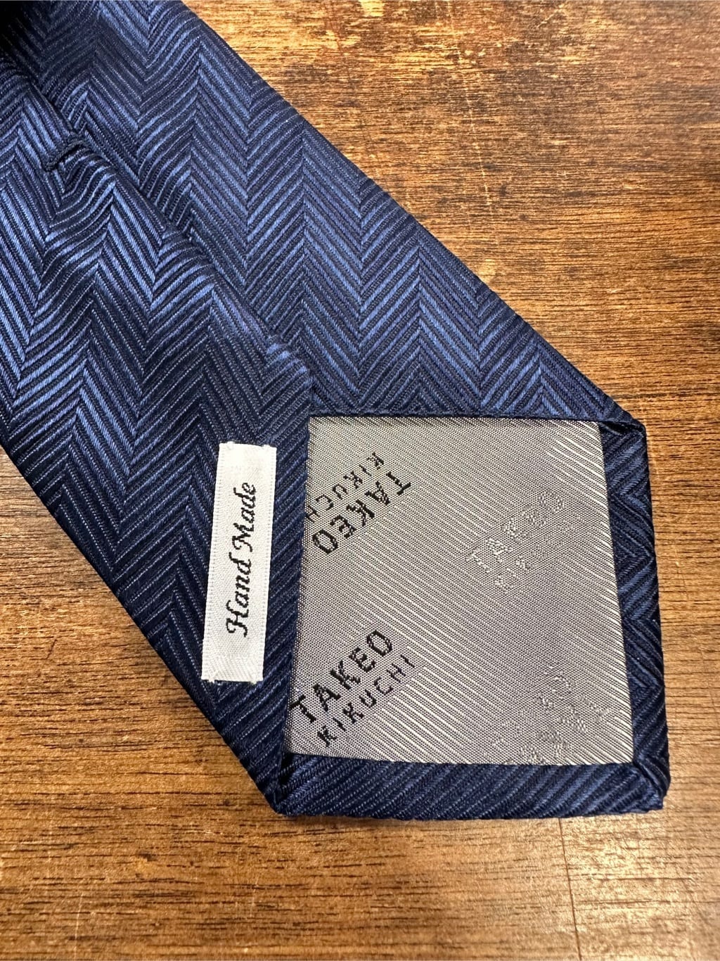Uさんの「TAKEO KIKUCHI｜【Made in JAPAN】矢絣（やがすり）シルクネクタイ」を使ったコーディネート