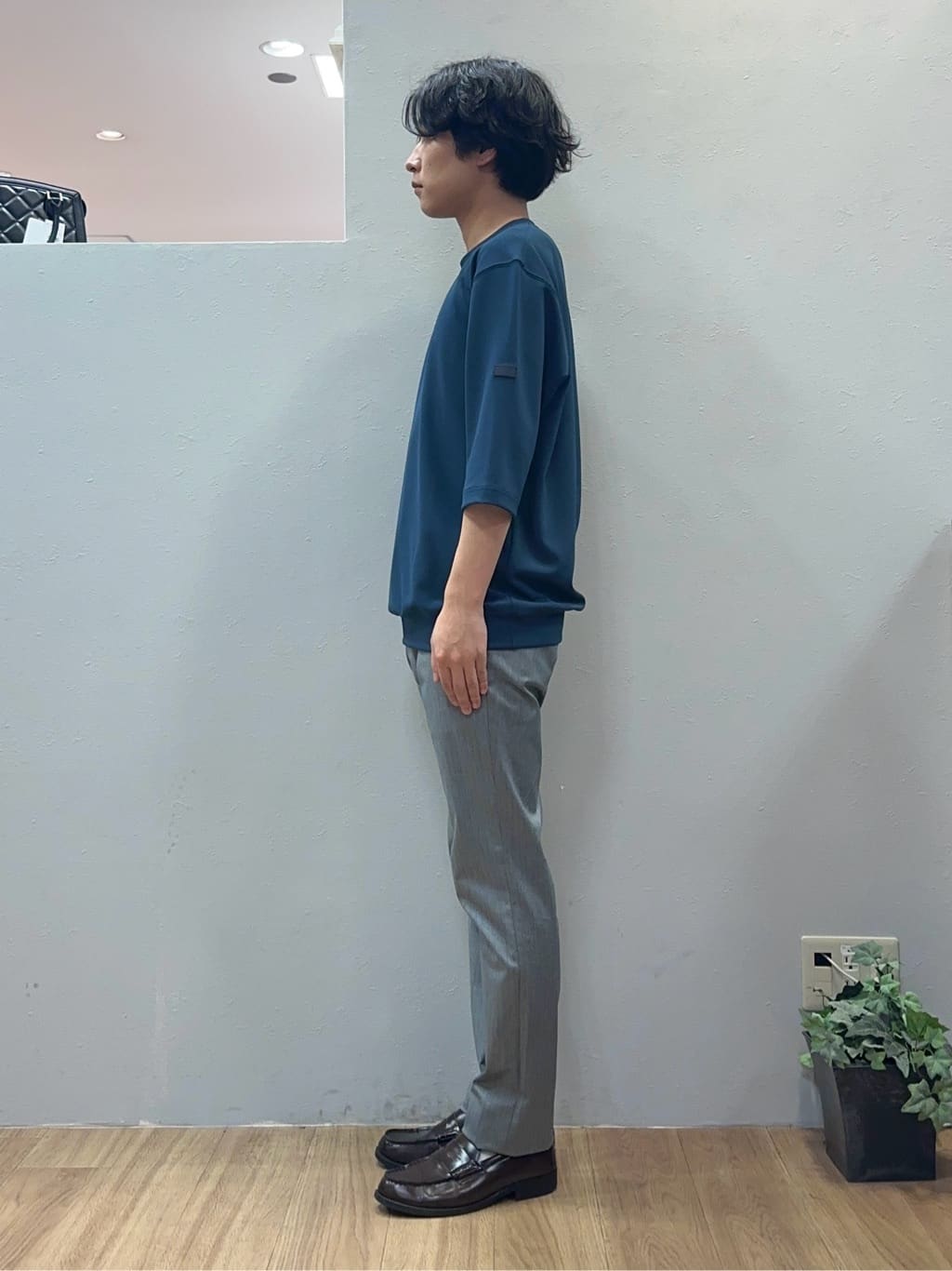 Uさんの「TAKEO KIKUCHI｜【全7サイズ&times;8色展開！】トップマルチヘリンボン パンツ」を使ったコーディネート