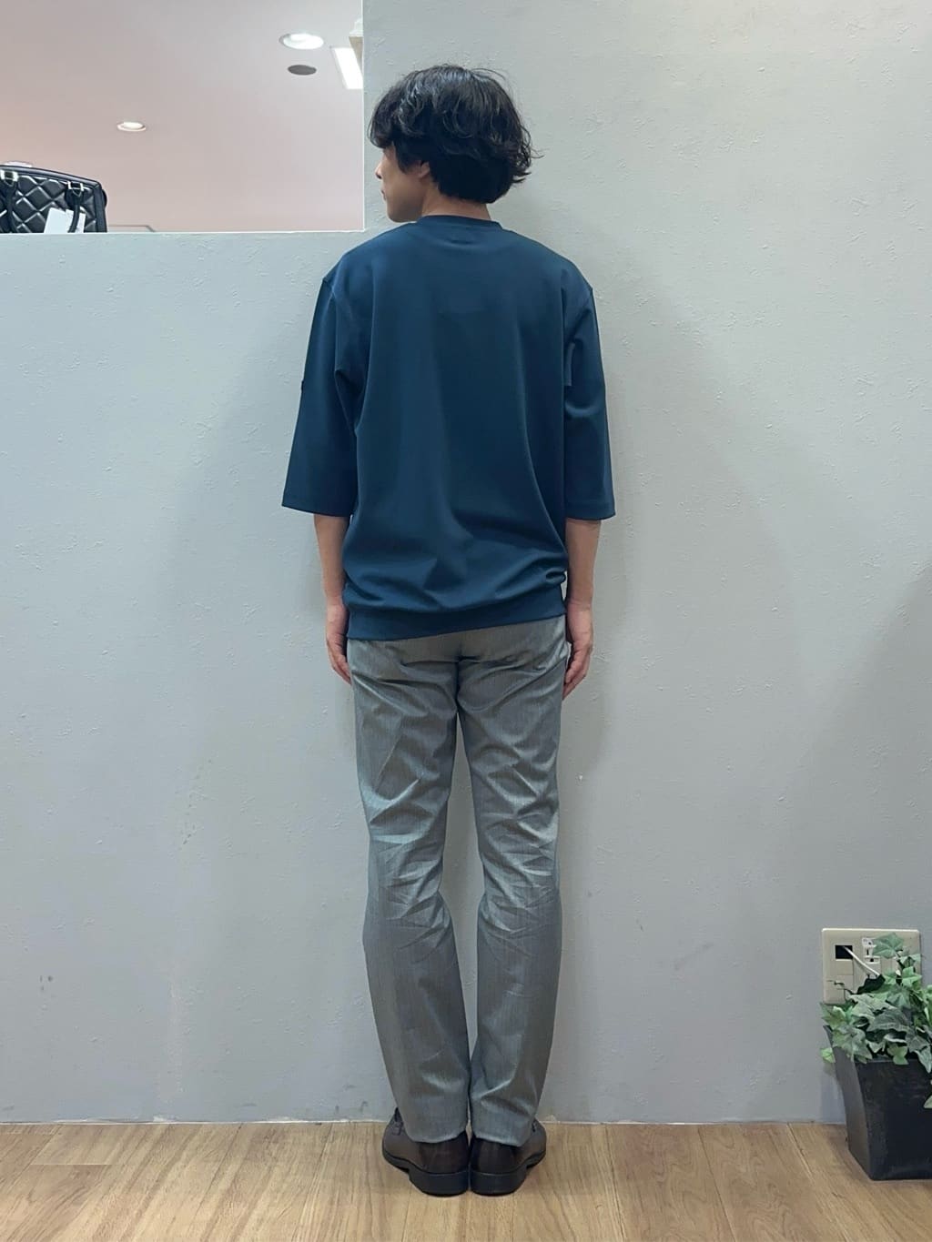 Uさんの「TAKEO KIKUCHI｜【全7サイズ&times;8色展開！】トップマルチヘリンボン パンツ」を使ったコーディネート