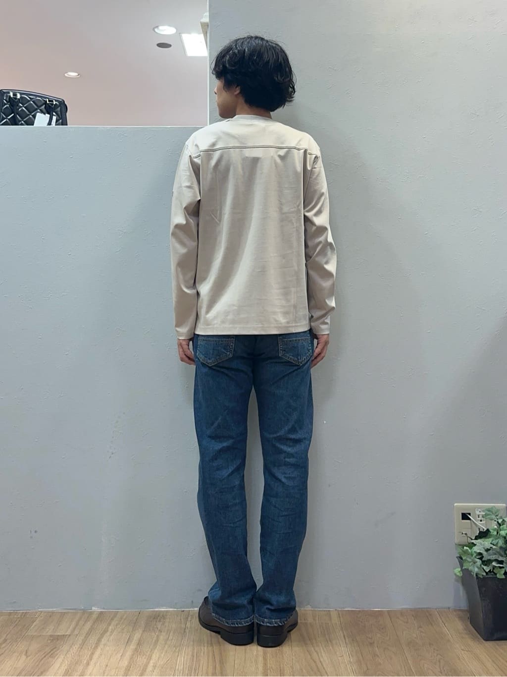 Uさんの「TAKEO KIKUCHI｜【モンスターストレッチ】日本製 ウォッシュド デニムパンツ」を使ったコーディネート