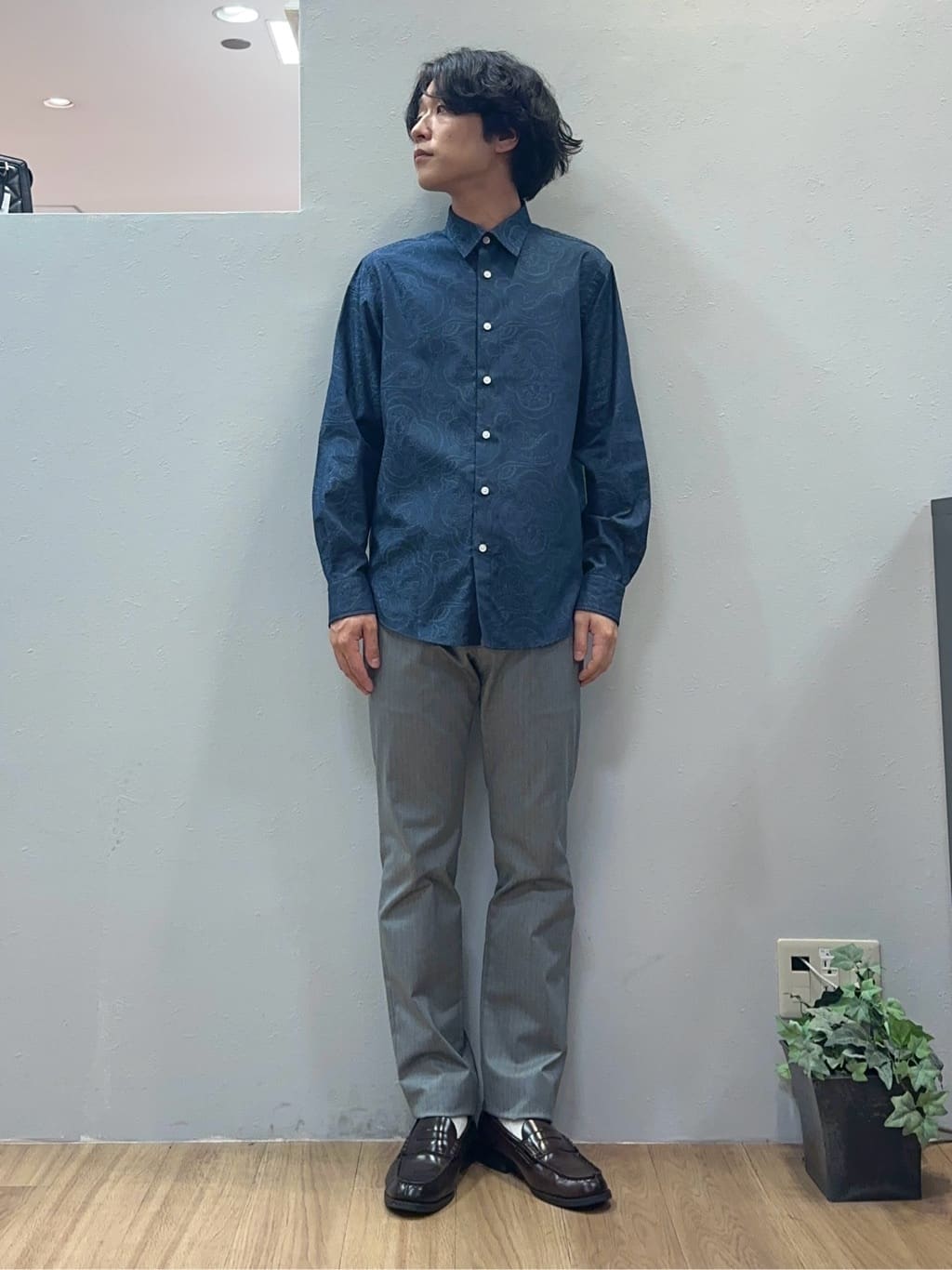 Uさんの「TAKEO KIKUCHI｜【全7サイズ&times;8色展開！】トップマルチヘリンボン パンツ」を使ったコーディネート