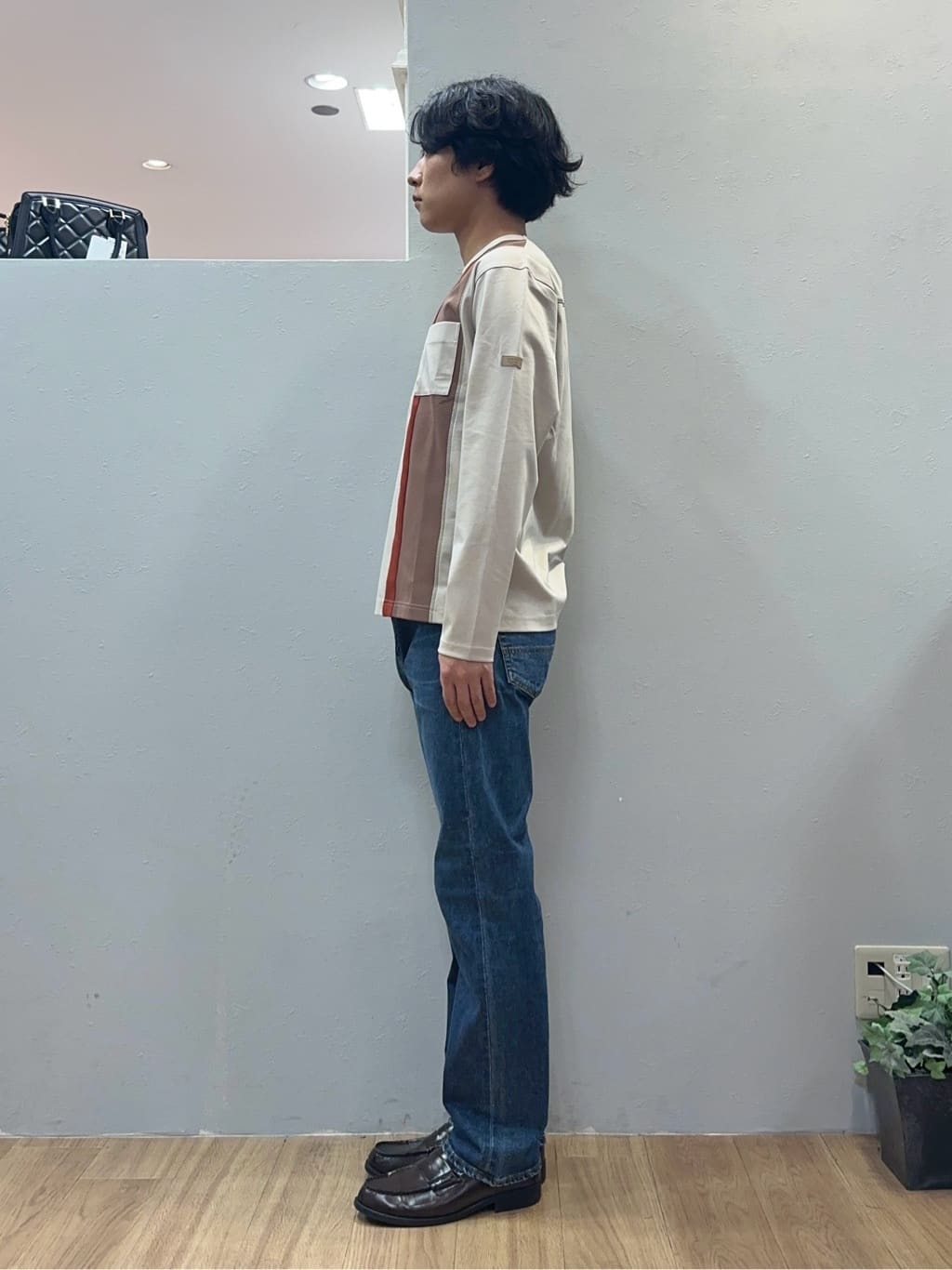 Uさんの「TAKEO KIKUCHI｜【モンスターストレッチ】日本製 ウォッシュド デニムパンツ」を使ったコーディネート