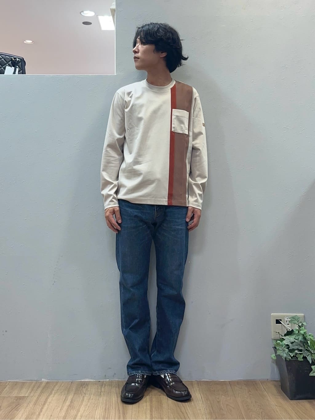 Uさんの「TAKEO KIKUCHI｜【モンスターストレッチ】日本製 ウォッシュド デニムパンツ」を使ったコーディネート