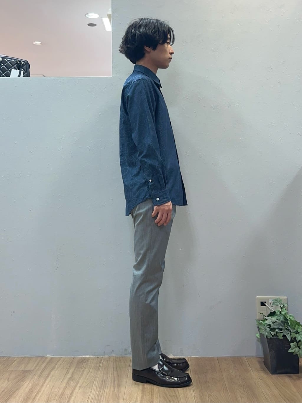 Uさんの「TAKEO KIKUCHI｜【全7サイズ&times;8色展開！】トップマルチヘリンボン パンツ」を使ったコーディネート