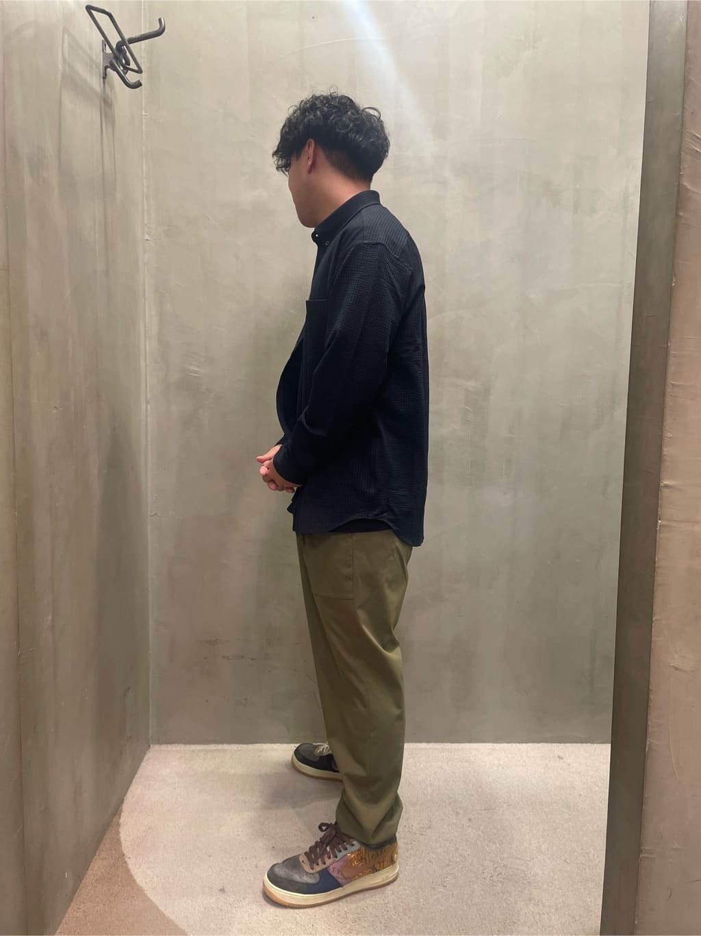 南薗大地さんの「TAKEO KIKUCHI｜【抗菌防臭/シーズンレス】シアサッカー ジャージシャツ」を使ったコーディネート