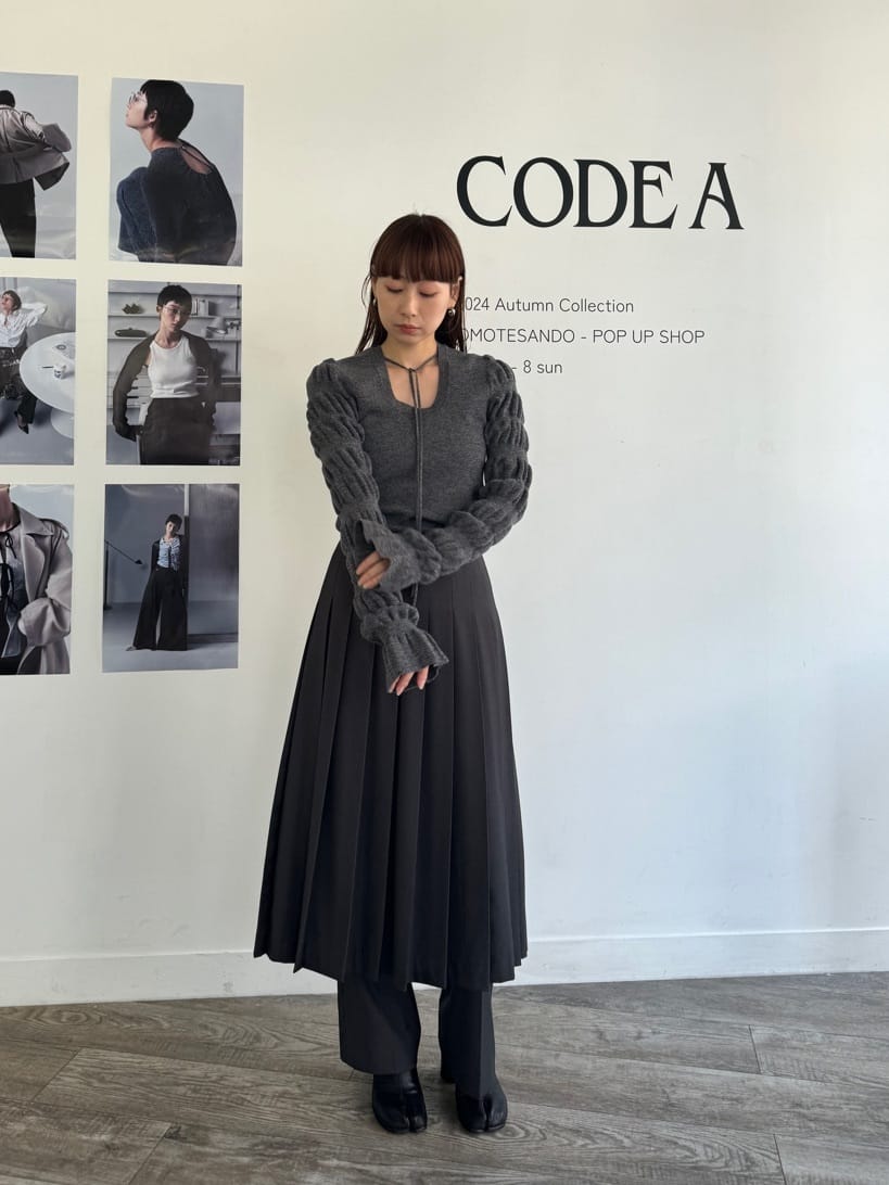designer yukaさんの「CODE A｜gathered sleeves knit」を使ったコーディネート
