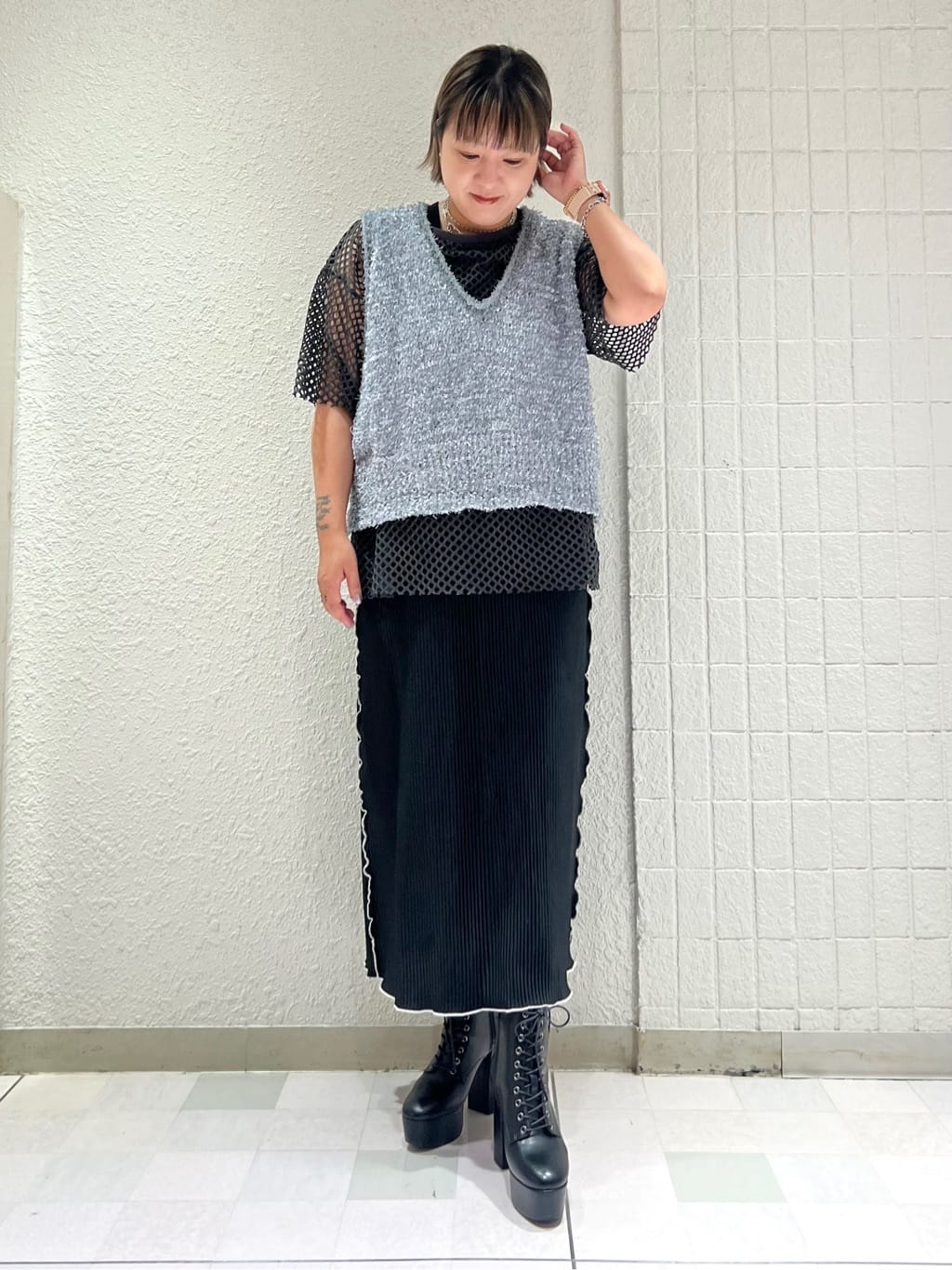 TAKAさんの「ESPERANZA｜【ラク盛り／ショートブーツ】リピーター続出／脚長美脚　厚底レースアップブーツ」を使ったコーディネート