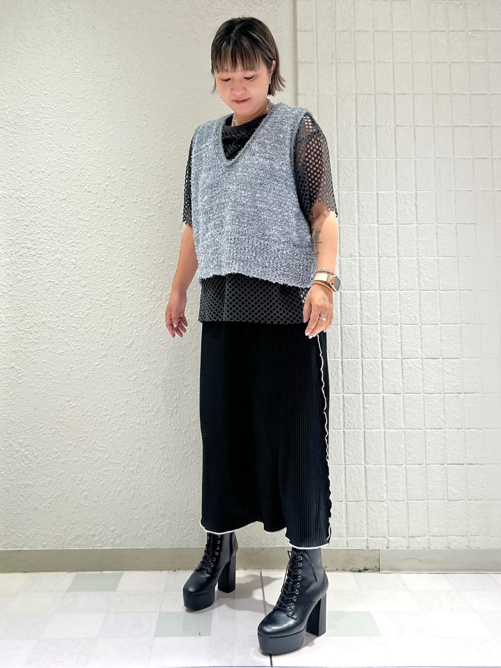 TAKAさんの「ESPERANZA｜【ラク盛り／ショートブーツ】リピーター続出／脚長美脚　厚底レースアップブーツ」を使ったコーディネート