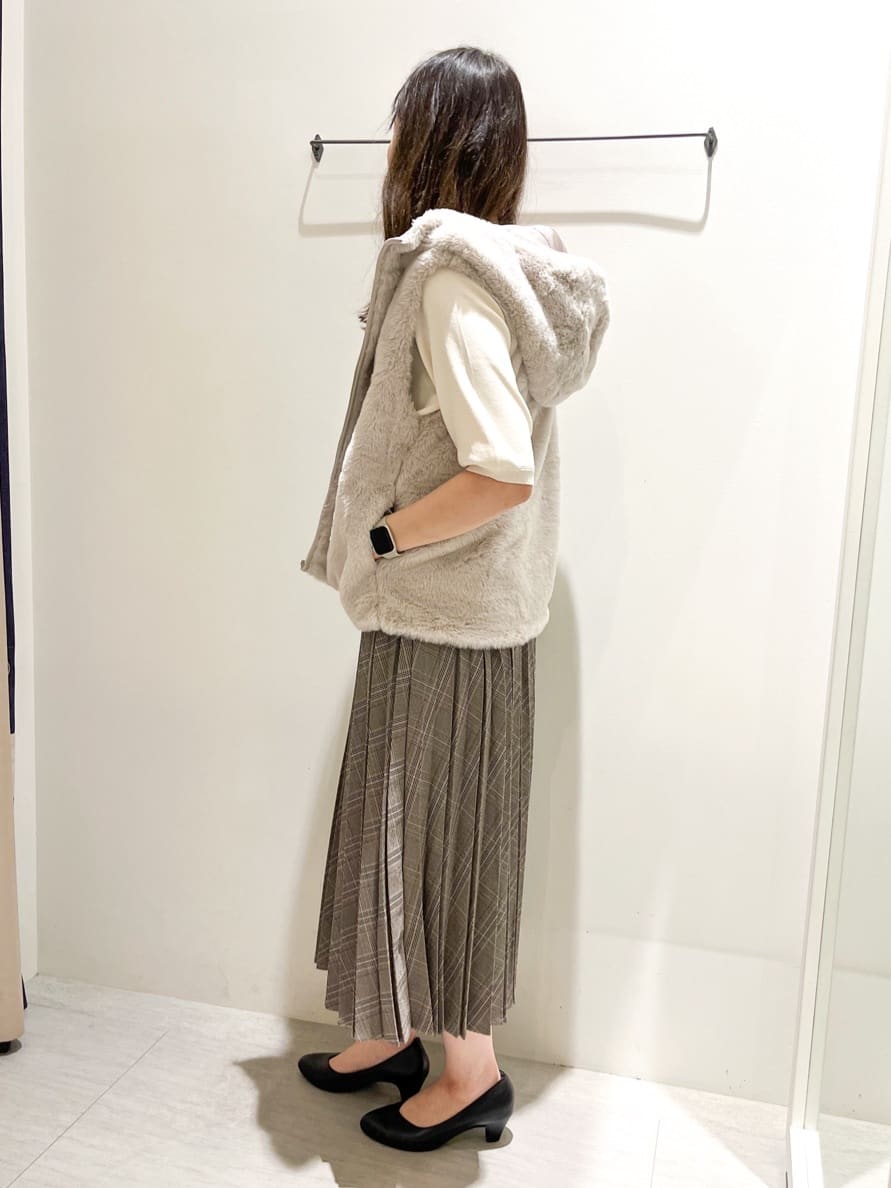 みーちゃんさんの「grove｜【ふわっと心地よい足入れ】やわここち(R)Vカットパンプス」を使ったコーディネート
