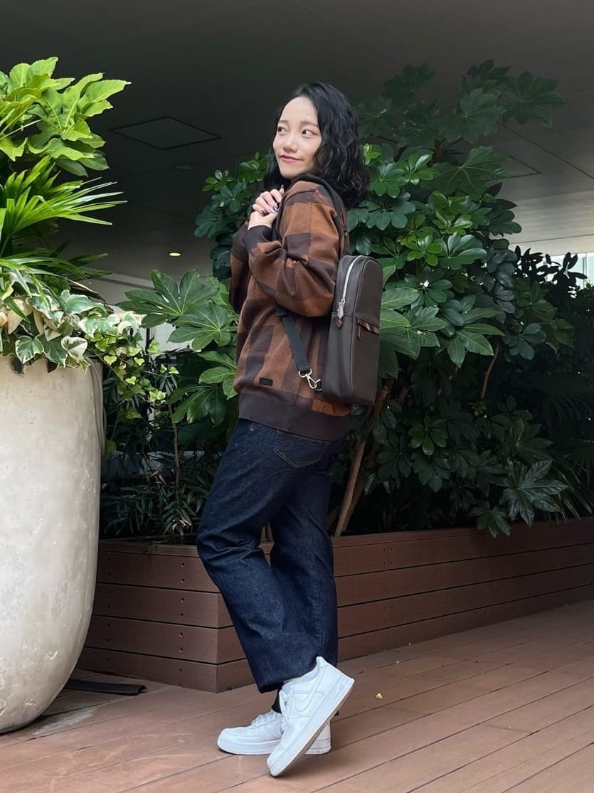 みちゃおさんの「TAKEO KIKUCHI｜【モンスターストレッチ】日本製 ワンウォッシュ デニムパンツ」を使ったコーディネート