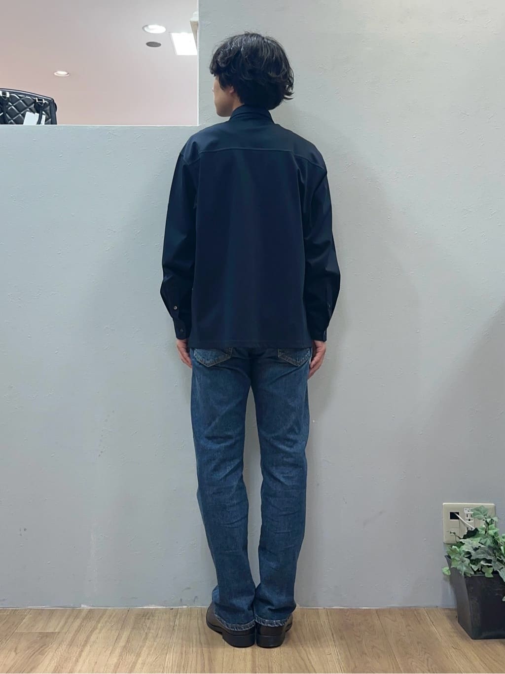 Uさんの「TAKEO KIKUCHI｜【モンスターストレッチ】日本製 ウォッシュド デニムパンツ」を使ったコーディネート