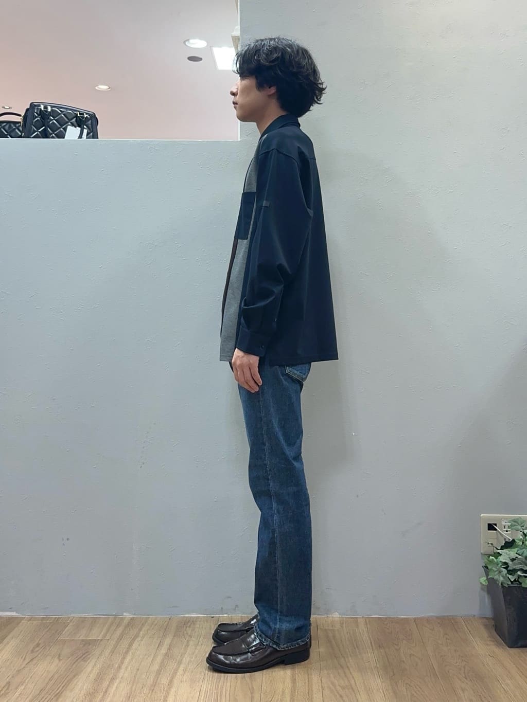 Uさんの「TAKEO KIKUCHI｜【モンスターストレッチ】日本製 ウォッシュド デニムパンツ」を使ったコーディネート
