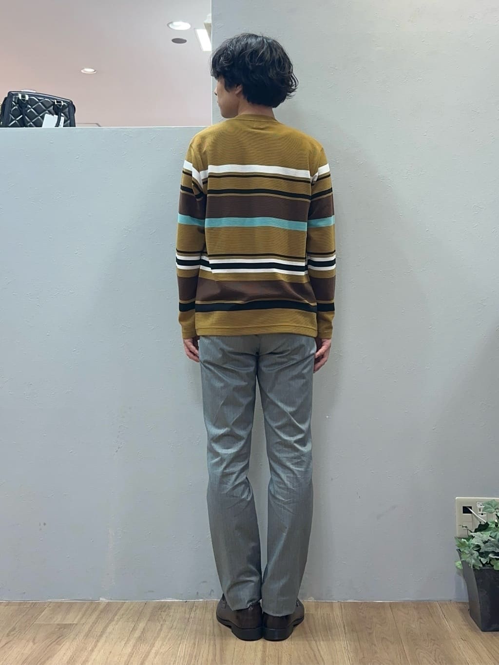 Uさんの「TAKEO KIKUCHI｜【全7サイズ&times;8色展開！】トップマルチヘリンボン パンツ」を使ったコーディネート