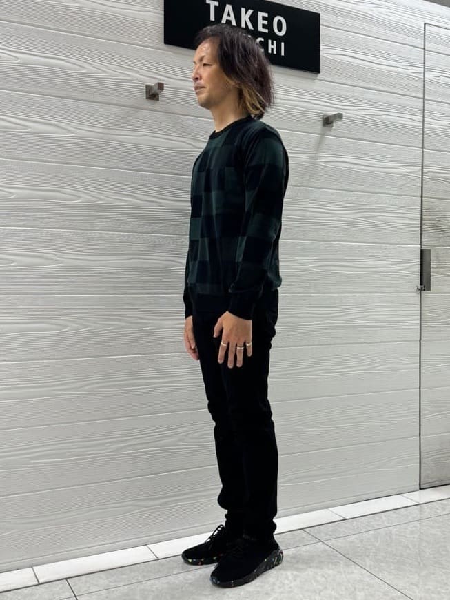 井出恭輔さんの「TAKEO KIKUCHI｜【Sサイズ～】ストレッチ デニム パンツ」を使ったコーディネート