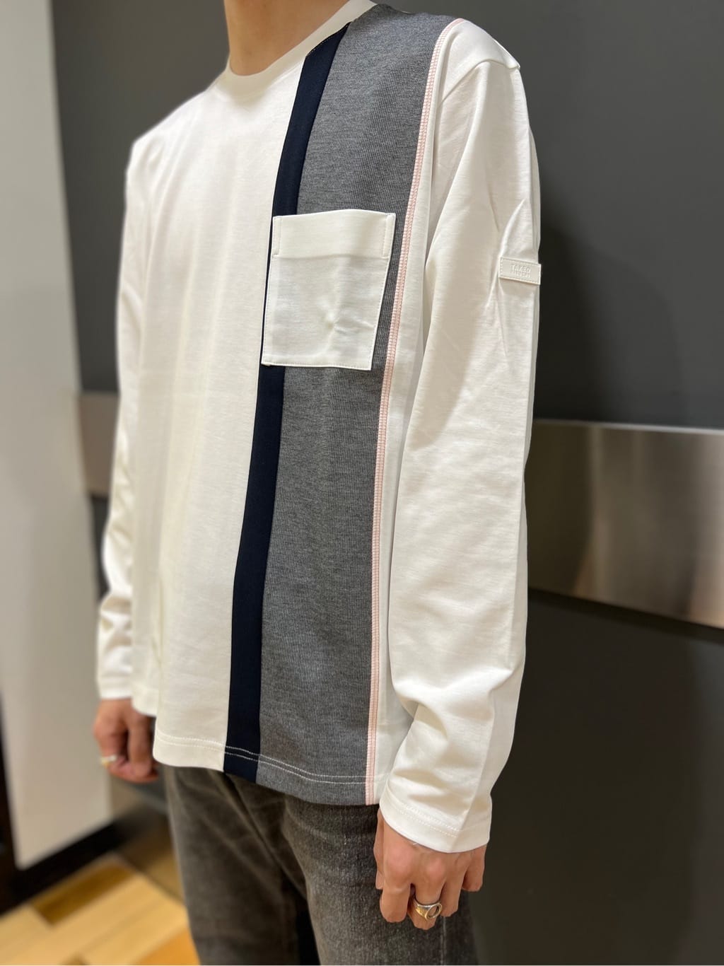 yutoさんの「TAKEO KIKUCHI｜【モンスターストレッチ】日本製 ウォッシュド デニムパンツ」を使ったコーディネート