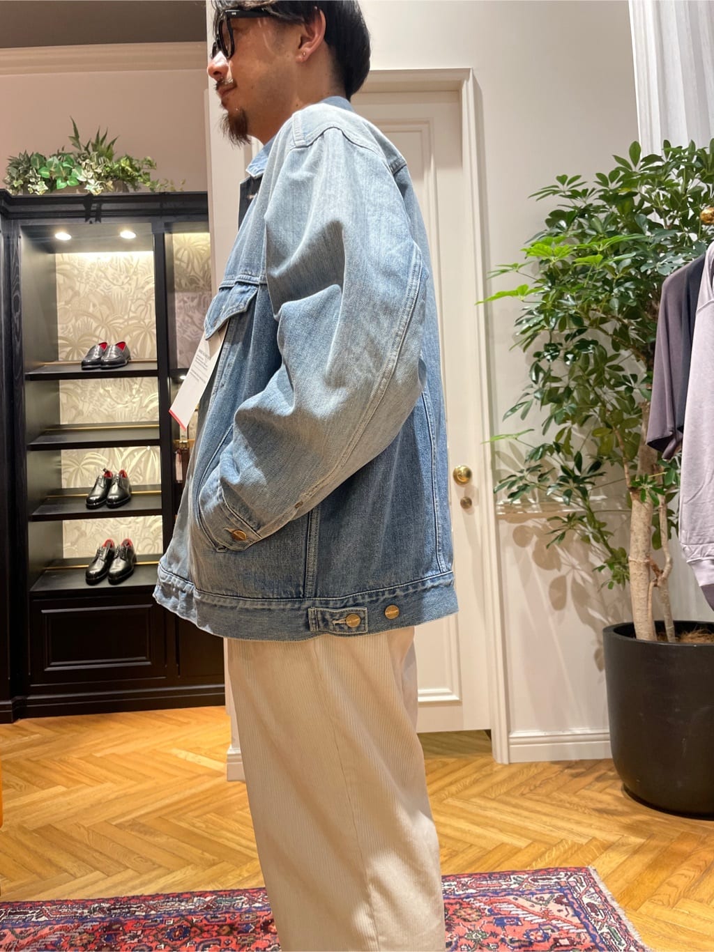 鶴田大士さんの「DRESSTERIOR｜【撥水加工/Safari5月号掲載】ローファー」を使ったコーディネート