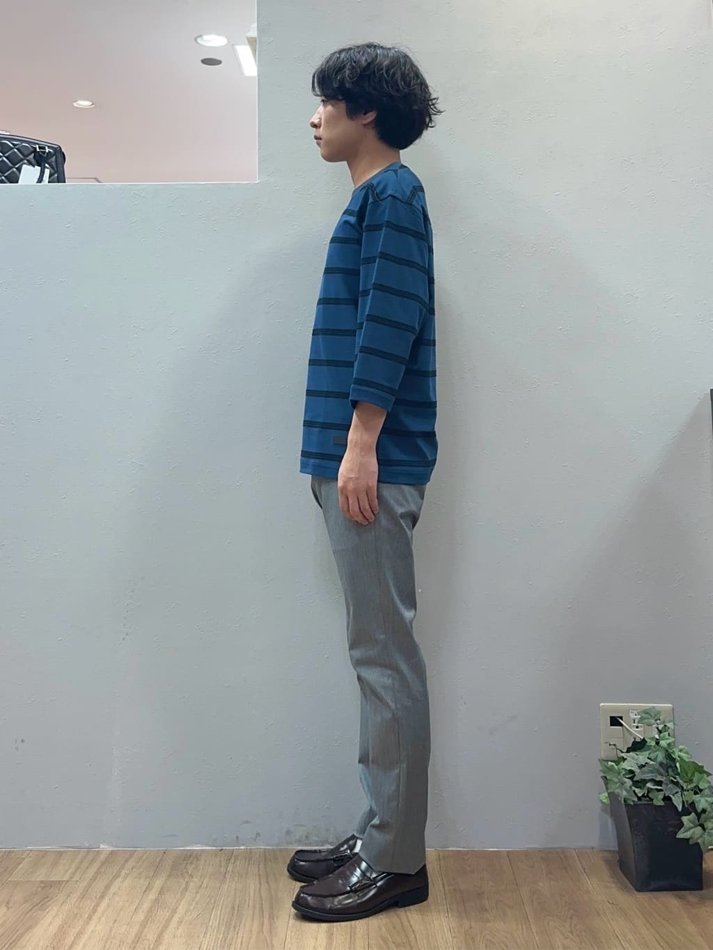 Uさんの「TAKEO KIKUCHI｜【全7サイズ&times;8色展開！】トップマルチヘリンボン パンツ」を使ったコーディネート