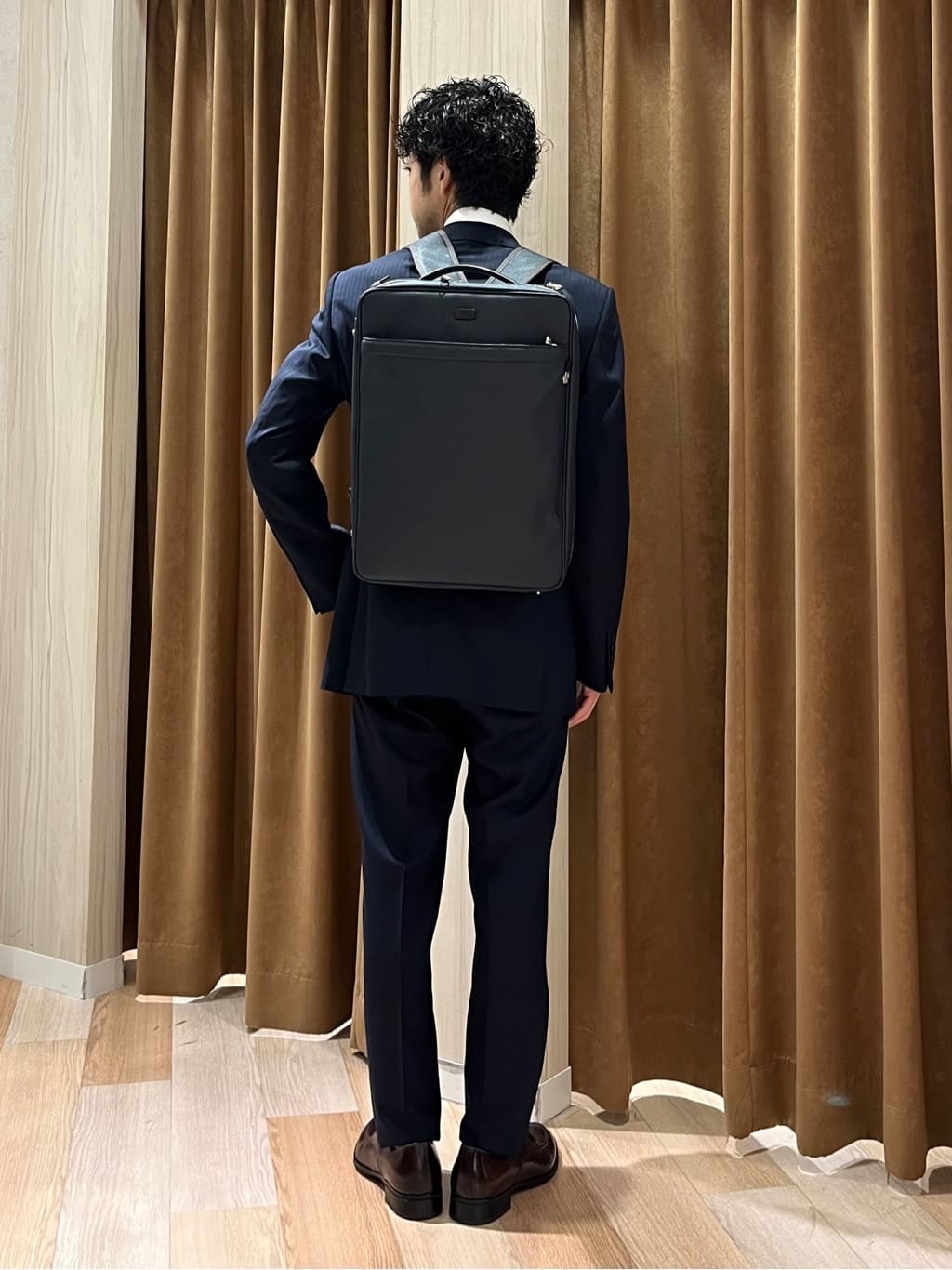 URAさんの「TAKEO KIKUCHI｜【Made in JAPAN】ブロード レギュラーカラー ドレスシャツ」を使ったコーディネート