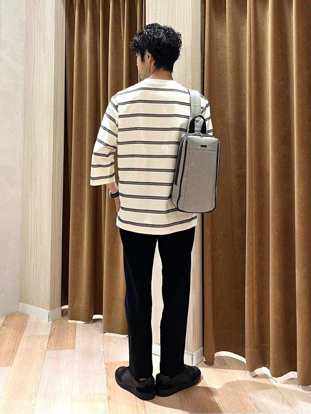 URAさんの「TAKEO KIKUCHI｜【Sサイズ～】ストレッチ デニム パンツ」を使ったコーディネート