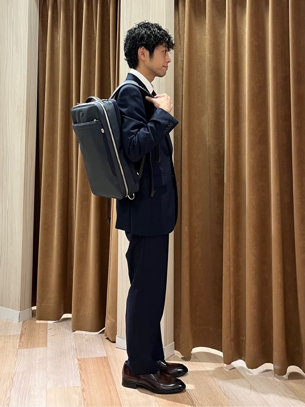 URAさんの「TAKEO KIKUCHI｜【Made in JAPAN】ブロード レギュラーカラー ドレスシャツ」を使ったコーディネート