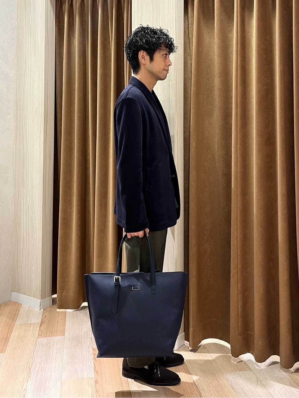 URAさんの「TAKEO KIKUCHI｜【全7サイズ&times;8色展開！】トップマルチヘリンボン パンツ」を使ったコーディネート