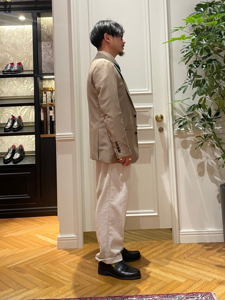 鶴田大士さんの「DRESSTERIOR｜【撥水加工/Safari5月号掲載】ローファー」を使ったコーディネート