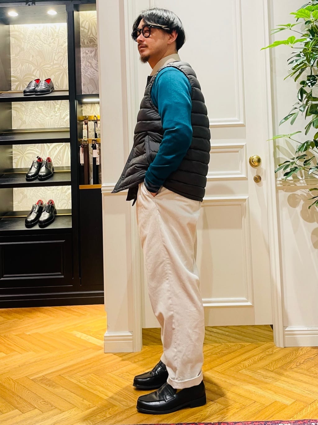 鶴田大士さんの「DRESSTERIOR｜【撥水加工/Safari5月号掲載】ローファー」を使ったコーディネート
