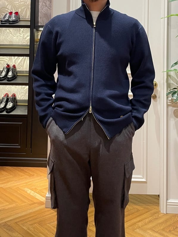 鶴田大士さんの「DRESSTERIOR｜【撥水加工/Safari5月号掲載】ローファー」を使ったコーディネート