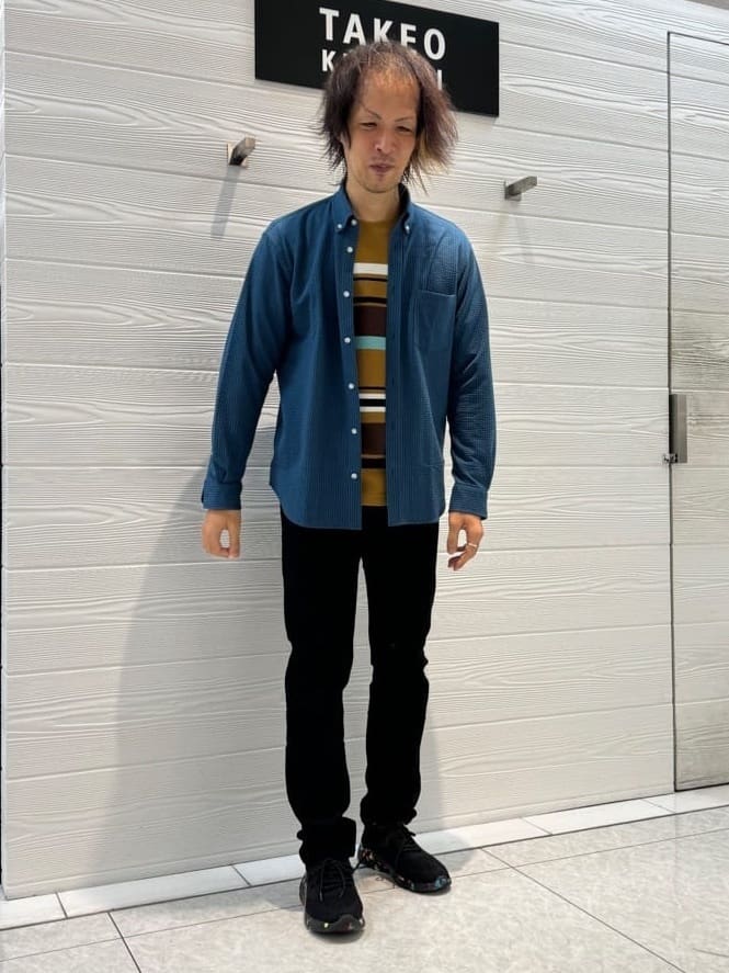 井出恭輔さんの「TAKEO KIKUCHI｜【Sサイズ～】ストレッチ デニム パンツ」を使ったコーディネート