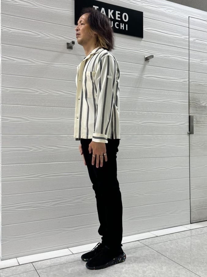 井出恭輔さんの「TAKEO KIKUCHI｜【Sサイズ～】ストレッチ デニム パンツ」を使ったコーディネート