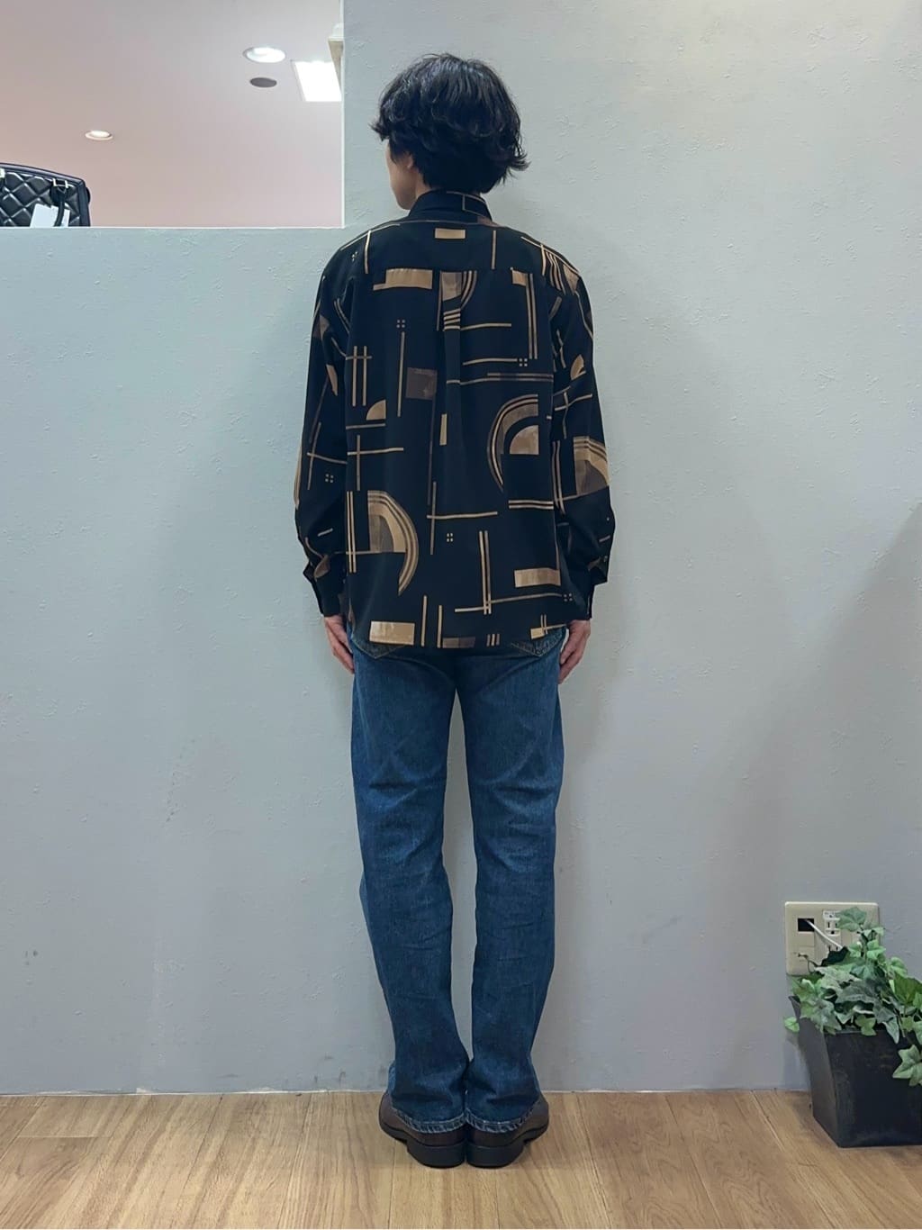 Uさんの「TAKEO KIKUCHI｜【モンスターストレッチ】日本製 ウォッシュド デニムパンツ」を使ったコーディネート