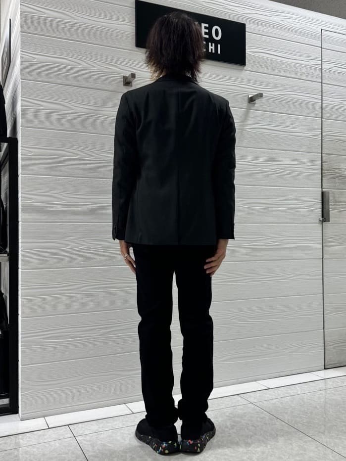 井出恭輔さんの「TAKEO KIKUCHI｜【Sサイズ～】ストレッチ デニム パンツ」を使ったコーディネート