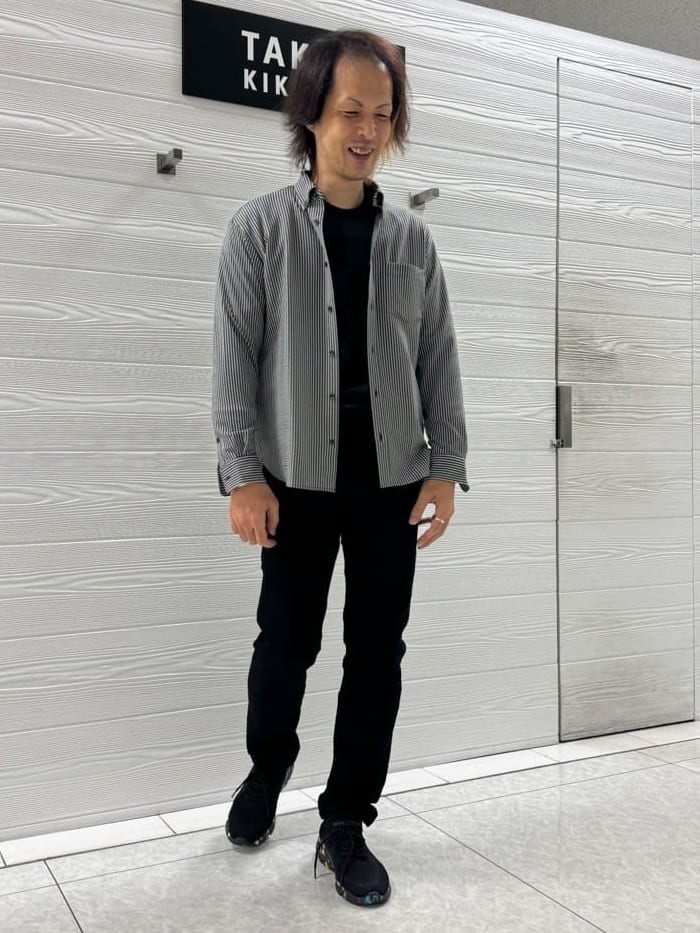 井出恭輔さんの「TAKEO KIKUCHI｜【抗菌防臭/シーズンレス】シアサッカー ジャージシャツ」を使ったコーディネート