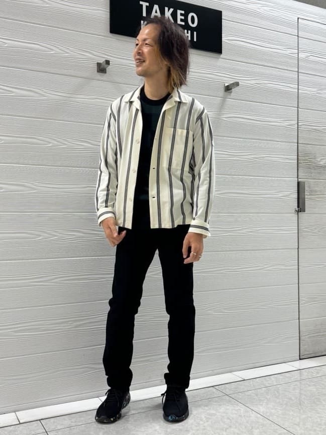 井出恭輔さんの「TAKEO KIKUCHI｜【Sサイズ～】ストレッチ デニム パンツ」を使ったコーディネート