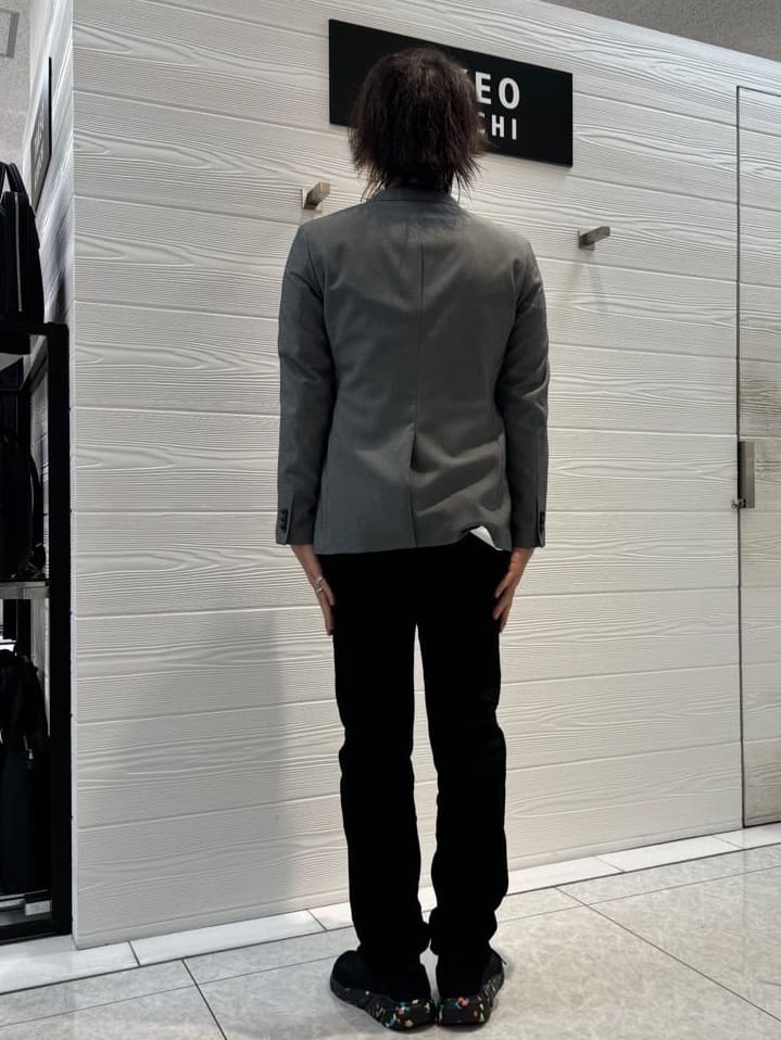 井出恭輔さんの「TAKEO KIKUCHI｜【Sサイズ～】ストレッチ デニム パンツ」を使ったコーディネート