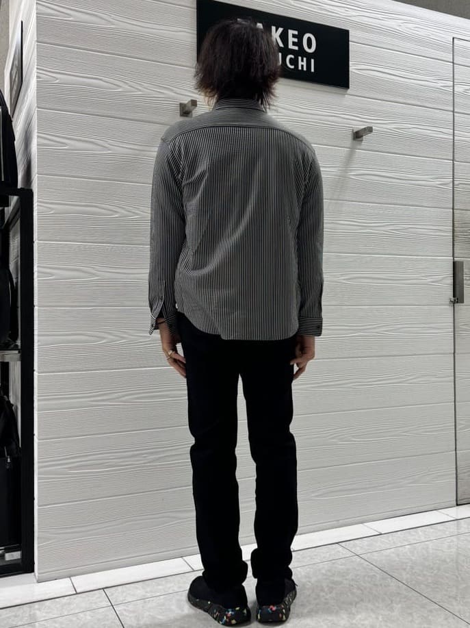 井出恭輔さんの「TAKEO KIKUCHI｜【抗菌防臭/シーズンレス】シアサッカー ジャージシャツ」を使ったコーディネート