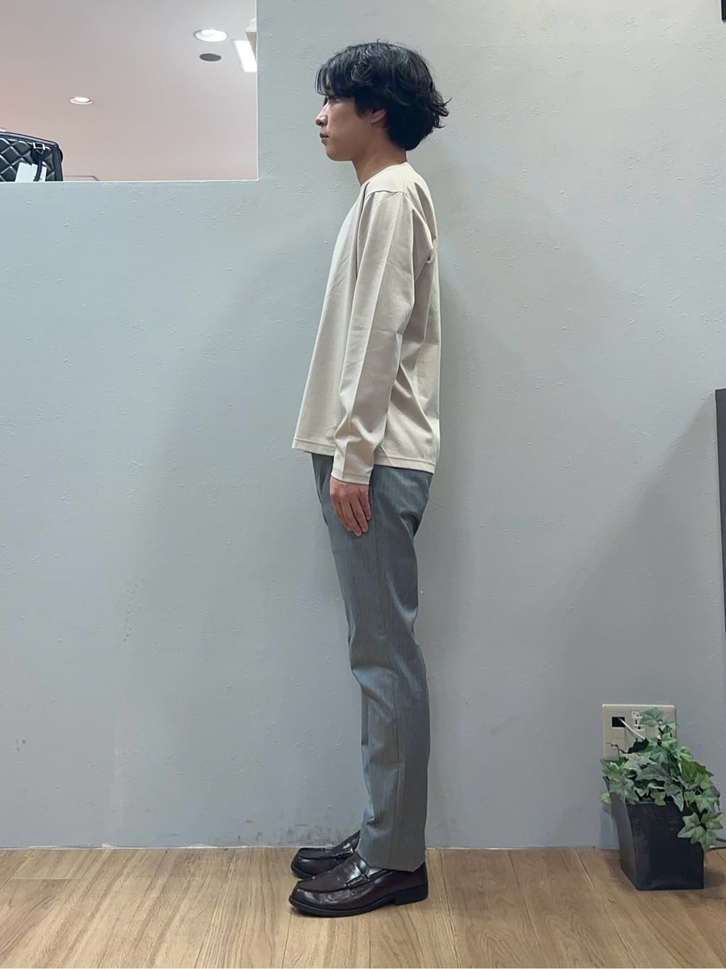 Uさんの「TAKEO KIKUCHI｜【全7サイズ&times;8色展開！】トップマルチヘリンボン パンツ」を使ったコーディネート