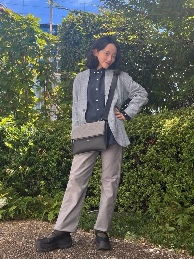 みちゃおさんの「TAKEO KIKUCHI｜【Made in JAPAN】播州織 ストレッチ パンツ」を使ったコーディネート